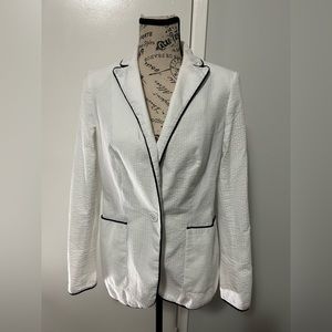 🚨Tommy Hilfiger Jacket - size 8